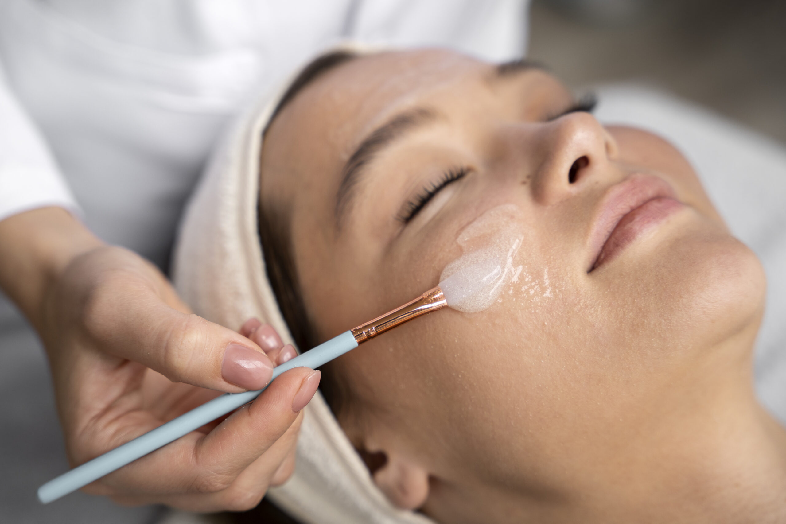 woman receiving a VI Peel from APDKC dermatologist